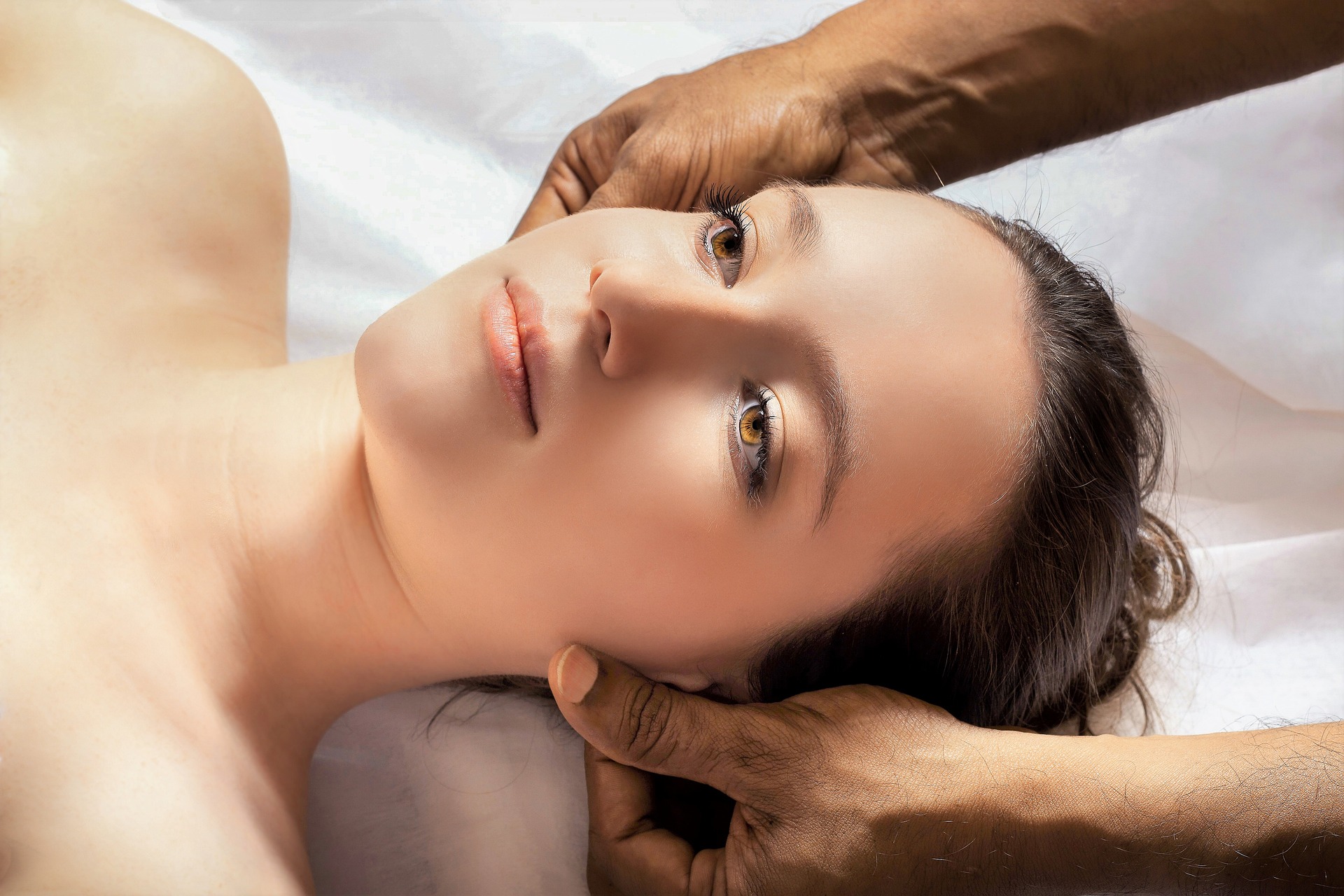 head-massage-gdb8a7fc05_1920